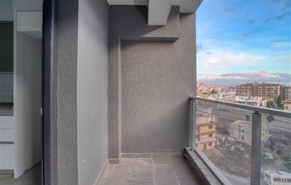 Çiğli/Balatçık Havuzlu Sitede Kiralık Kapalı Mutfaklı 2+1 Daire