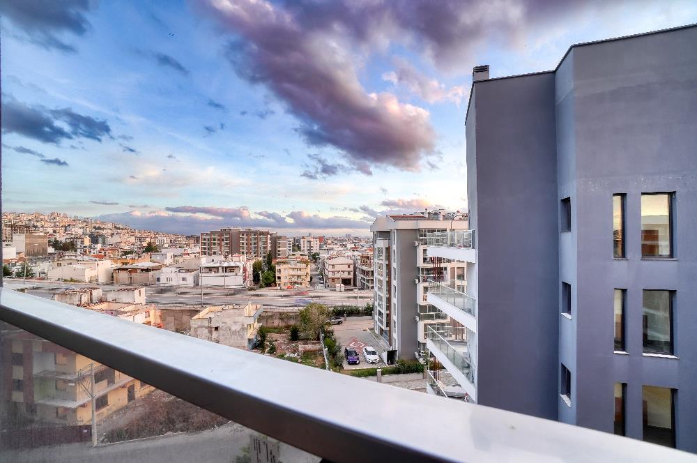 Çiğli/Balatçık Havuzlu Sitede Kiralık Kapalı Mutfaklı 2+1 Daire
