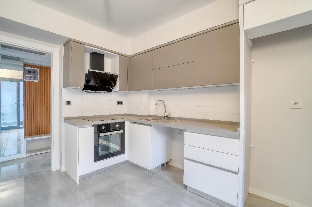 Çiğli/Balatçık Havuzlu Sitede Kiralık Kapalı Mutfaklı 2+1 Daire