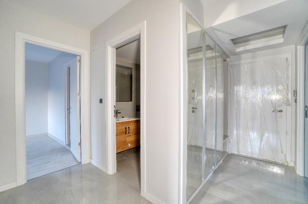 Çiğli/Balatçık Havuzlu Sitede Kiralık Kapalı Mutfaklı 2+1 Daire