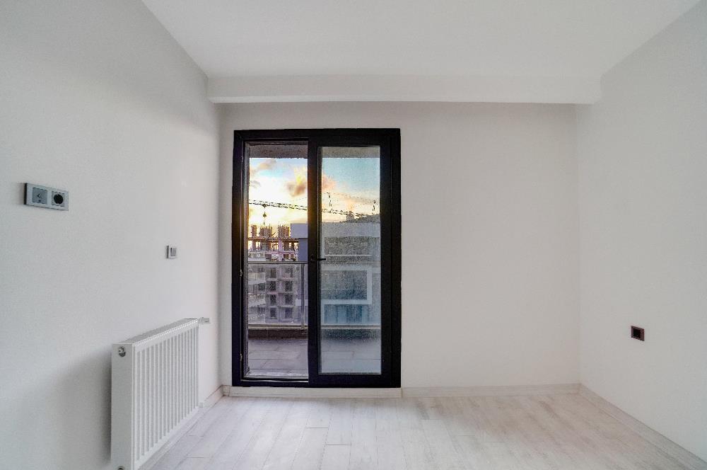 Çiğli/Balatçık Havuzlu Sitede Kiralık Kapalı Mutfaklı 2+1 Daire