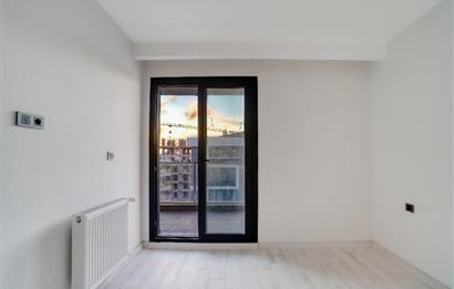 Çiğli/Balatçık Havuzlu Sitede Kiralık Kapalı Mutfaklı 2+1 Daire