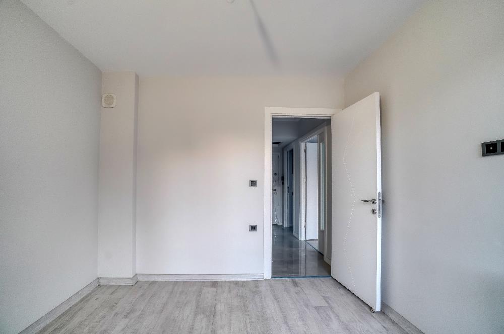 Çiğli/Balatçık Havuzlu Sitede Kiralık Kapalı Mutfaklı 2+1 Daire