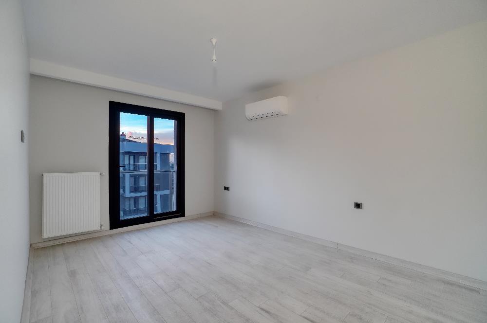 Çiğli/Balatçık Havuzlu Sitede Kiralık Kapalı Mutfaklı 2+1 Daire