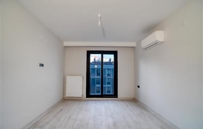Çiğli/Balatçık Havuzlu Sitede Kiralık Kapalı Mutfaklı 2+1 Daire