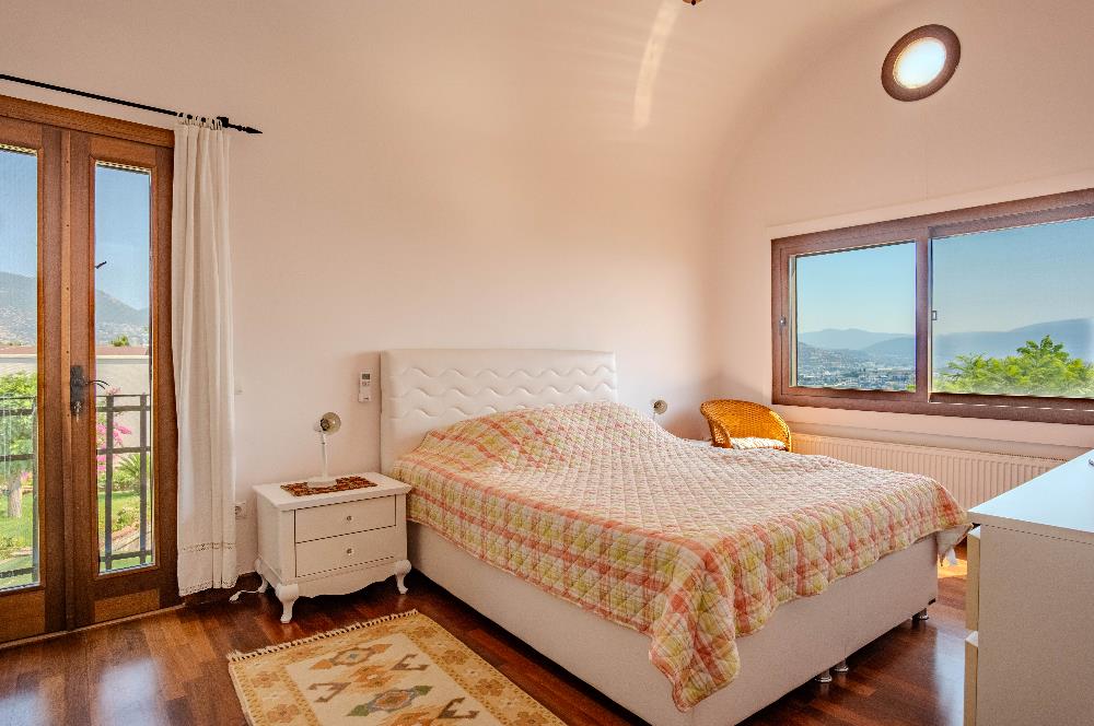 Bitez'de Site İçerisinde Satılık 3+1 Müstakil Villa
