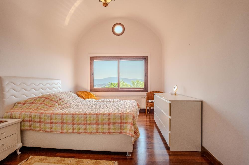 Bitez'de Site İçerisinde Satılık 3+1 Müstakil Villa