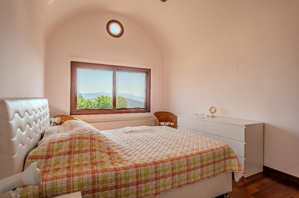 Bitez'de Site İçerisinde Satılık 3+1 Müstakil Villa