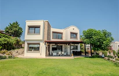 Bitez'de Site İçerisinde Satılık 3+1 Müstakil Villa