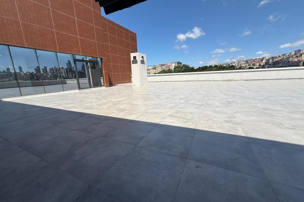 Seba Central Kiralık Ofis 131m2+538m2Teras(+134m2 Kapatılabilir)