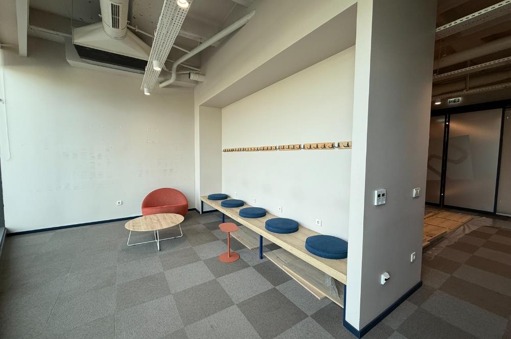 Vadistanbul'da 791m² Eşyalı, Teraslı Kiralık Ofis
