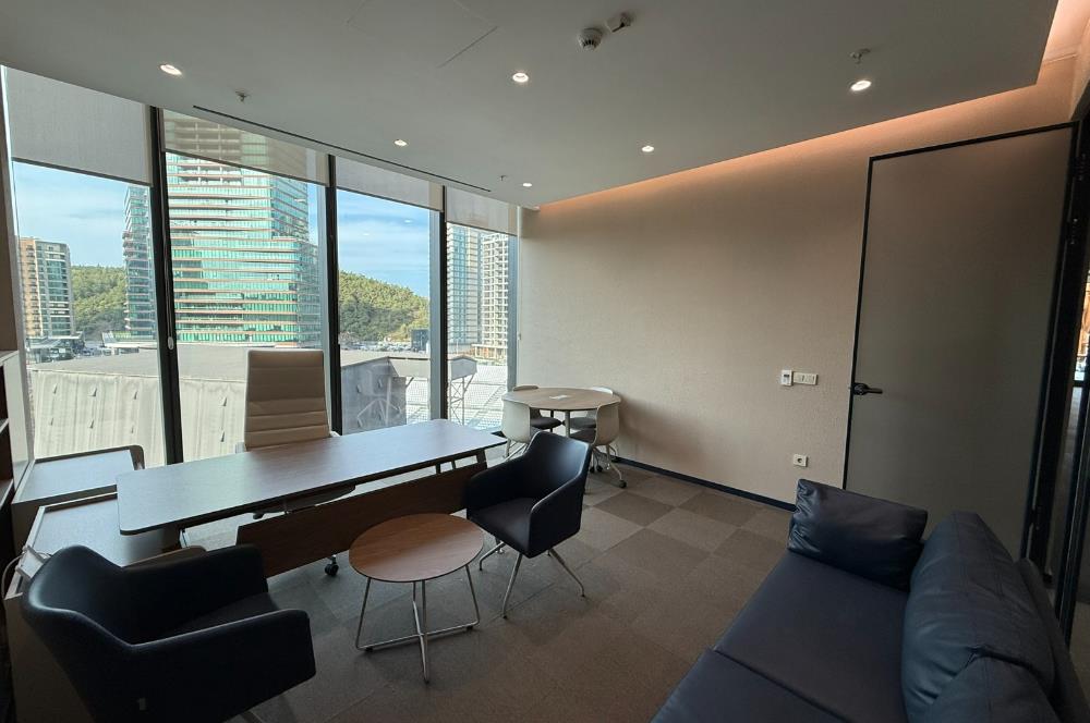 Vadistanbul'da 791m² Eşyalı, Teraslı Kiralık Ofis