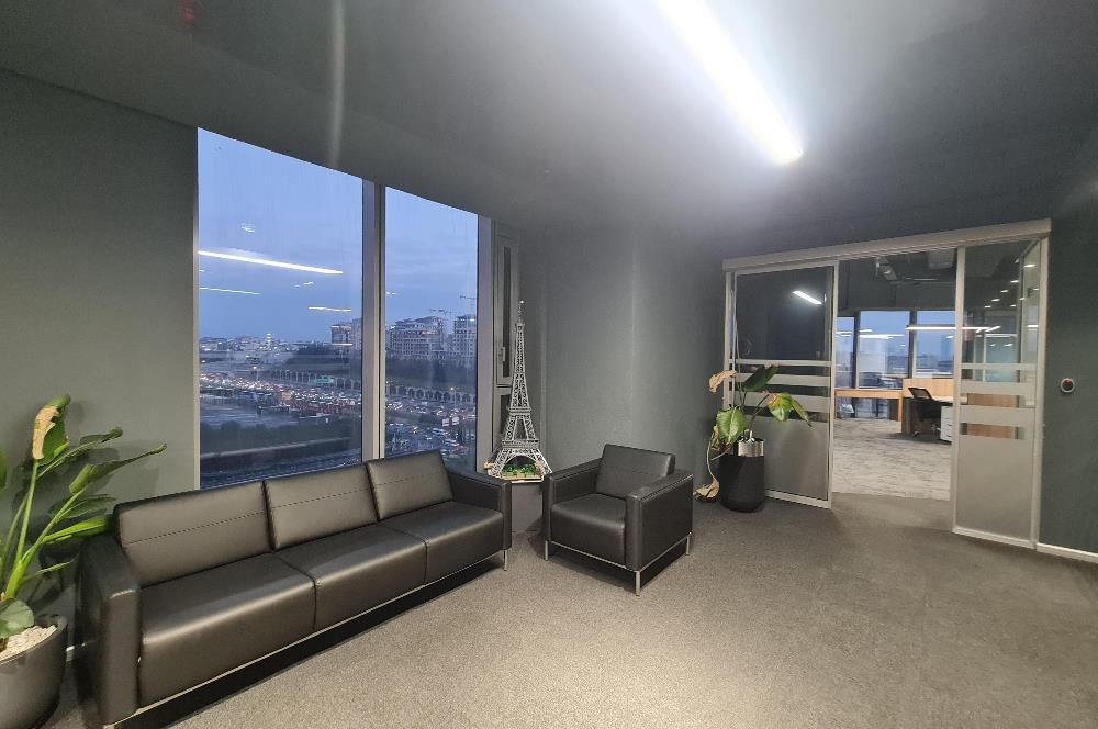 Skyland Kiralık Mobilyalı Teraslı Ofis 465m2 Vadistanbul Seba