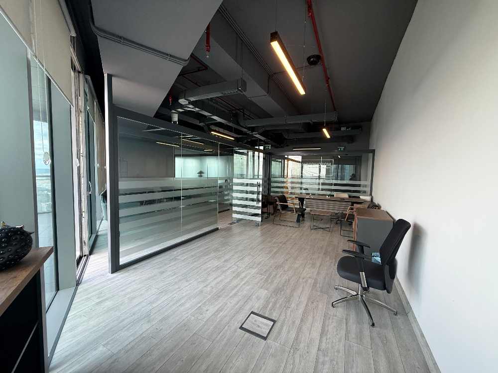 Skyland Satılık Ofis 225m² Boş Taşınmaya Hazır Teraslı