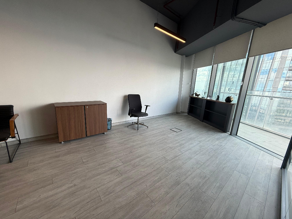Skyland Satılık Ofis 225m² Boş Taşınmaya Hazır Teraslı