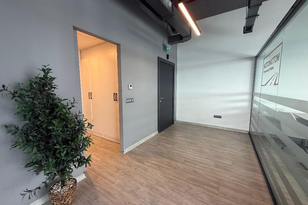 Skyland Satılık Ofis 225m² Boş Taşınmaya Hazır Teraslı