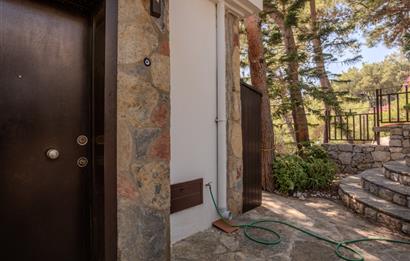 BODRUM'UN İÇİNDE DOĞANIN TAM KALBİNDE MUHTEŞEM MANZARALI VİLLA