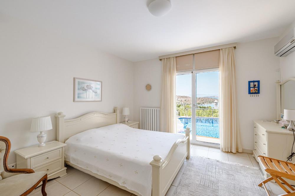 Bodrum Bardakçı Deniz Manzaralı ve Özel Havuzlu Kiralık Villa