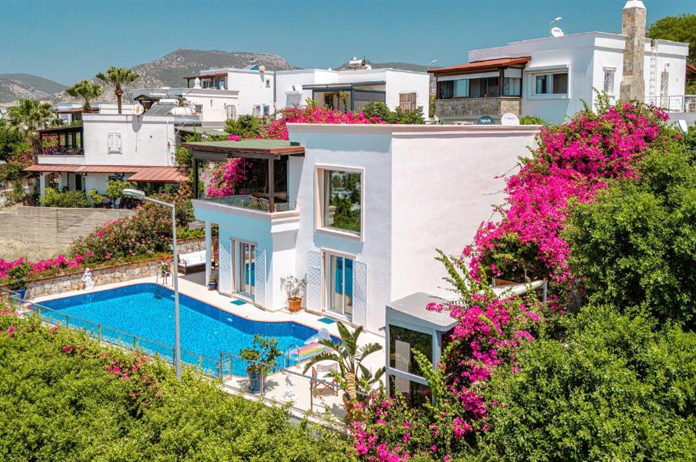Bodrum Bardakçı Deniz Manzaralı ve Özel Havuzlu Kiralık Villa