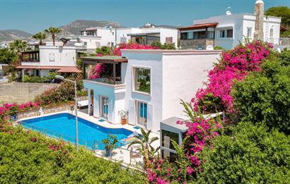 Bodrum Bardakçı Deniz Manzaralı ve Özel Havuzlu Kiralık Villa