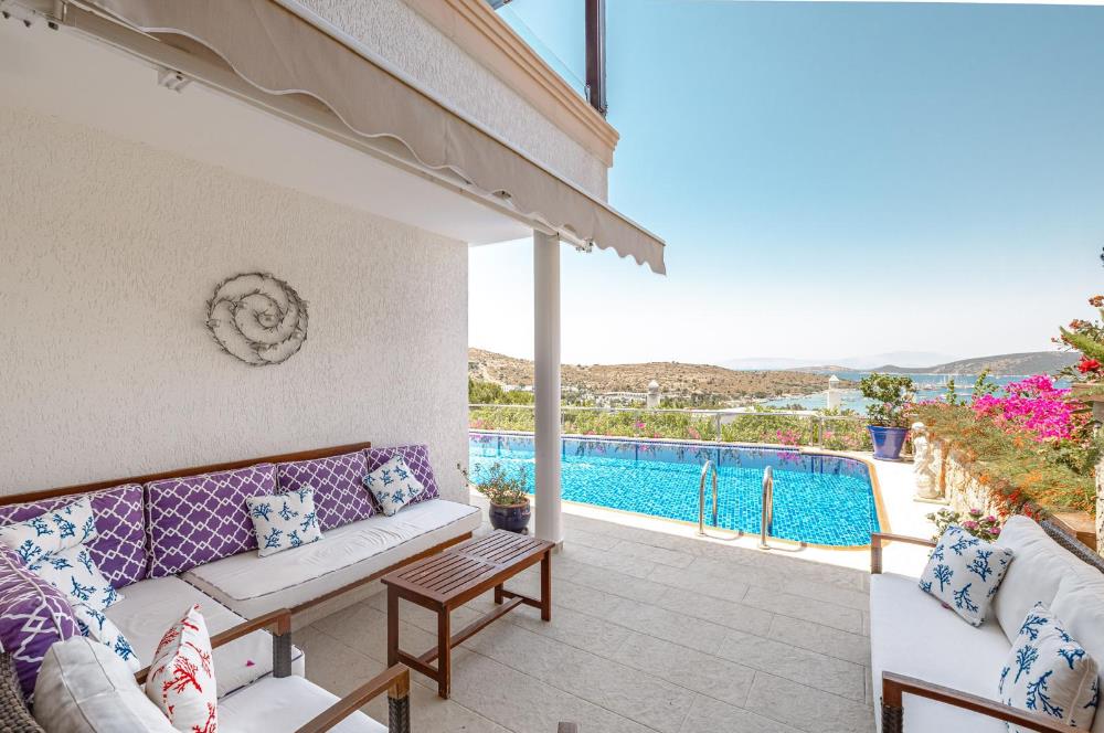 Bodrum Bardakçı Deniz Manzaralı ve Özel Havuzlu Kiralık Villa