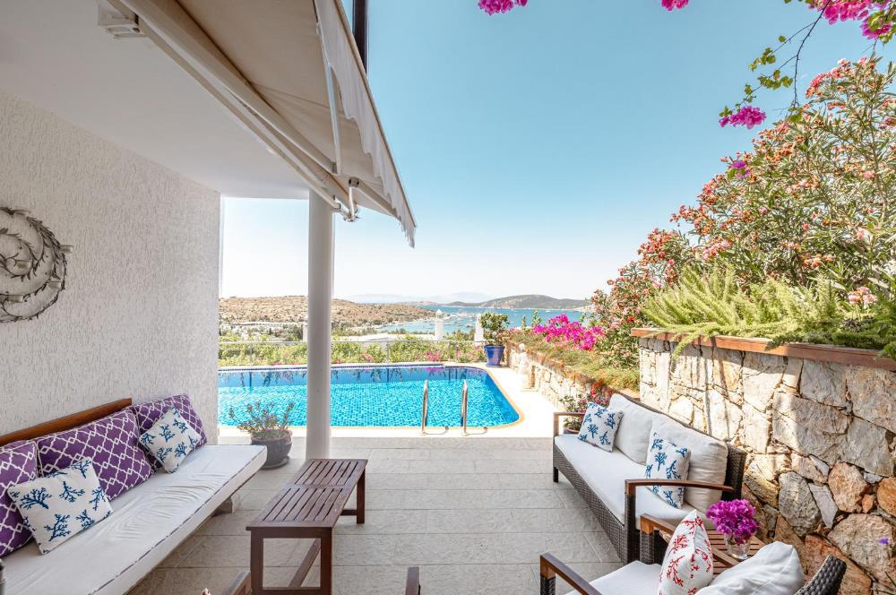 Bodrum Bardakçı Deniz Manzaralı ve Özel Havuzlu Kiralık Villa