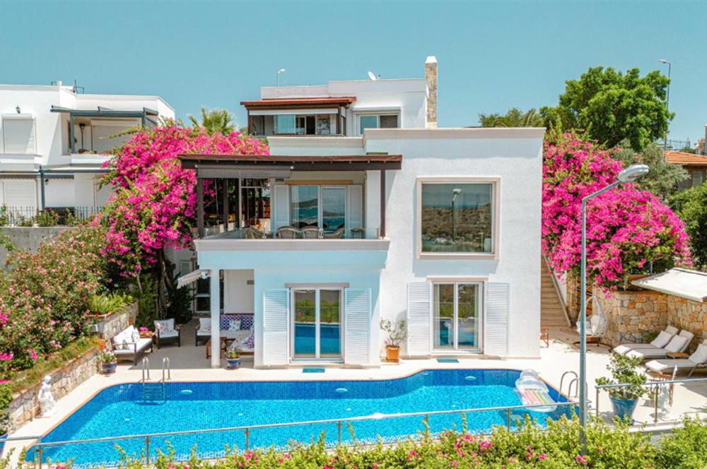Bodrum Bardakçı Deniz Manzaralı ve Özel Havuzlu Kiralık Villa