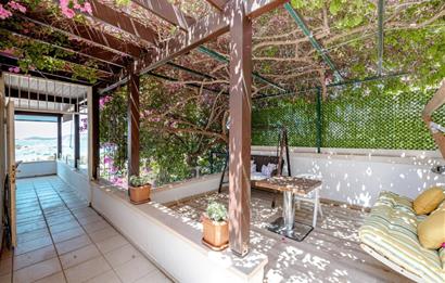 Bodrum Bardakçı Deniz Manzaralı ve Özel Havuzlu Kiralık Villa
