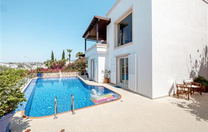 Bodrum Bardakçı Deniz Manzaralı ve Özel Havuzlu Kiralık Villa