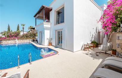 Bodrum Bardakçı Deniz Manzaralı ve Özel Havuzlu Kiralık Villa