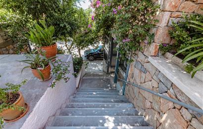 Bodrum Bardakçı Deniz Manzaralı ve Özel Havuzlu Kiralık Villa