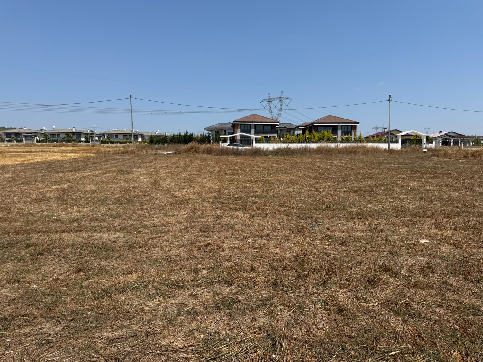 İstanbul Silivri Ortaköy'de, 1609 m² müstakil tapulu, imarlı arsa!