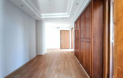 Kadıköy Altıyol'da Kiralık Ofis 3+1 