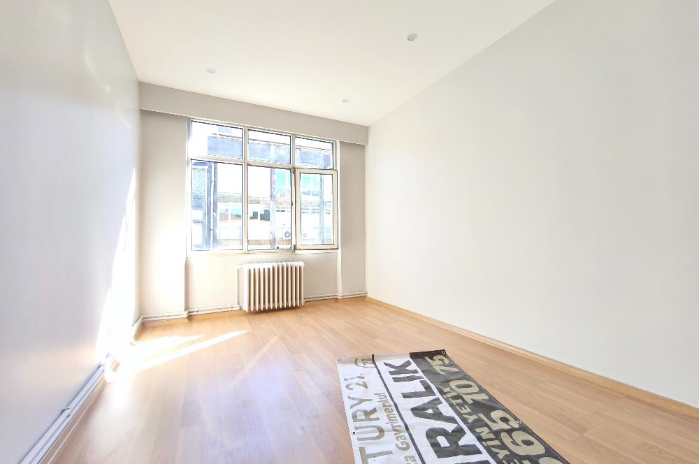 Kadıköy Altıyol'da Kiralık Ofis 3+1 