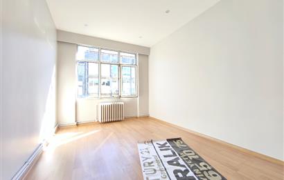 Kadıköy Altıyol'da Kiralık Ofis 3+1 