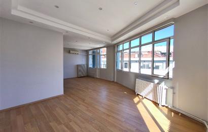 Kadıköy Altıyol'da Kiralık Ofis 3+1 