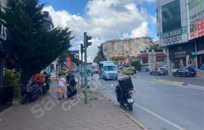  Çekmeköy Merkezde, ana yola cephe, kiracılı satılık dükkan!