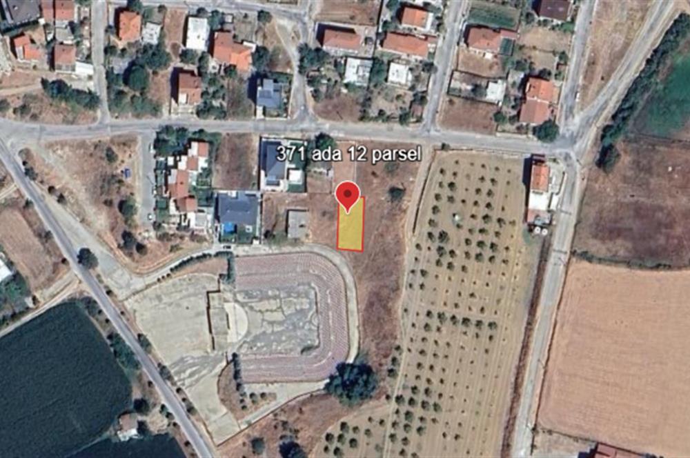 SUSURLUK/KARŞIYAKA/ 300m2 SATILIK VİLLA ARSASI C21 BAL'DA