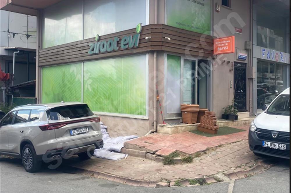  Çekmeköy Merkezde, ana yola cephe, kiracılı satılık dükkan!