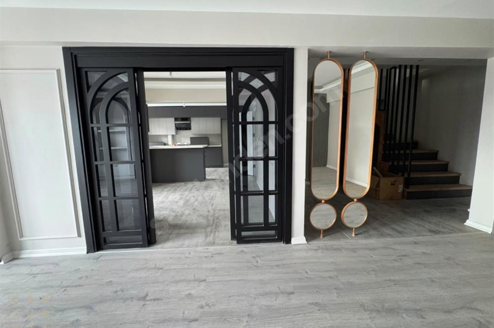 CENTURY21 DEN CUMHURİYETDE SATILIK 6+1 LÜKS 270 M² DUBLEKS DAİRE