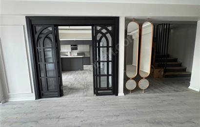 CENTURY21 DEN CUMHURİYETDE SATILIK 6+1 LÜKS 270 M² DUBLEKS DAİRE