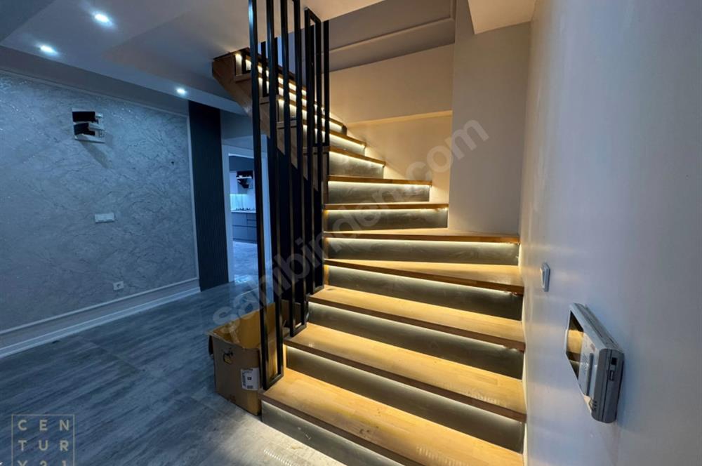 CENTURY21 DEN CUMHURİYETDE SATILIK 6+1 LÜKS 270 M² DUBLEKS DAİRE