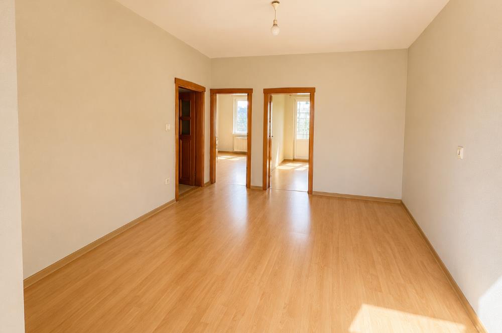 Esenkent Mahallesinde Yatırımlık ve Oturuma Uygun 2+1 Daire