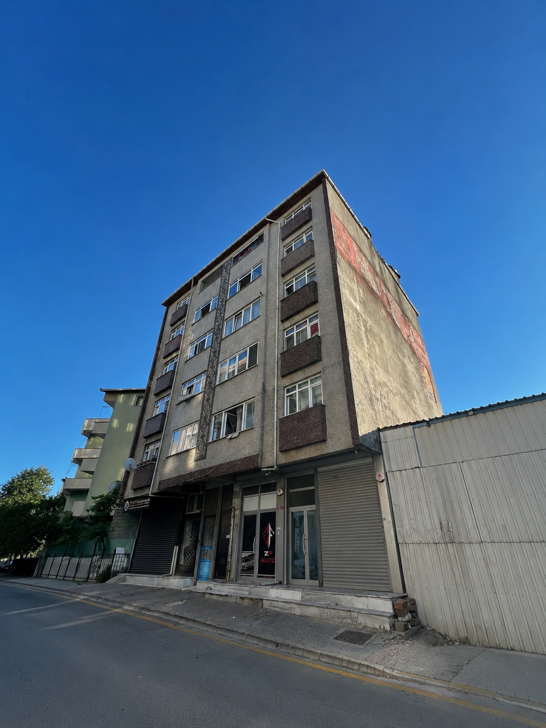 Esenkent Mahallesinde Yatırımlık ve Oturuma Uygun 2+1 Daire