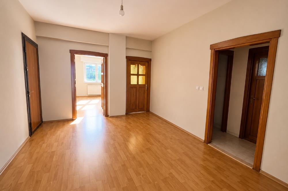Esenkent Mahallesinde Yatırımlık ve Oturuma Uygun 2+1 Daire