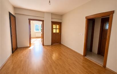 Esenkent Mahallesinde Yatırımlık ve Oturuma Uygun 2+1 Daire