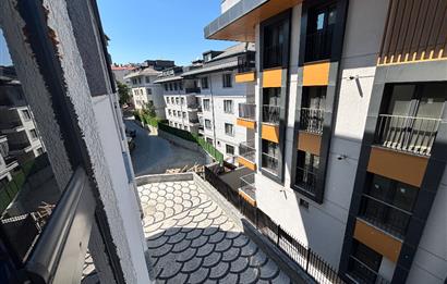 BURHANİYE MERKEZİ KONUMDA YENİ BİNADA EŞYALI KİRALIK 3+1