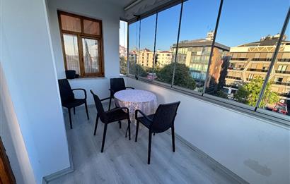 ACIBADEM CADDESİ’NDE ,CADDE CEPHELİ,155 M2,3+1 SATILIK ARA KAT