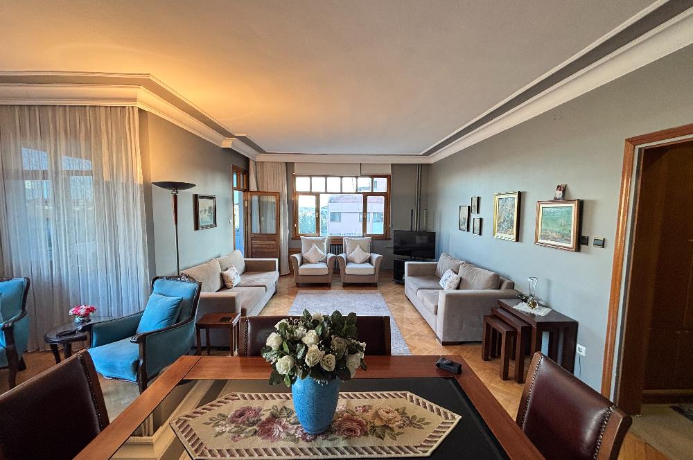 ACIBADEM CADDESİ’NDE ,CADDE CEPHELİ,155 M2,3+1 SATILIK ARA KAT
