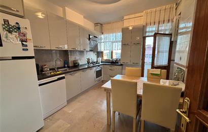 ACIBADEM CADDESİ’NDE ,CADDE CEPHELİ,155 M2,3+1 SATILIK ARA KAT